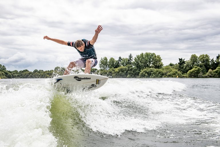 Joe Sharpe at the 2022 Malibu Boats UK Wakesurf Nationals - Photo Mantis Pro Media
